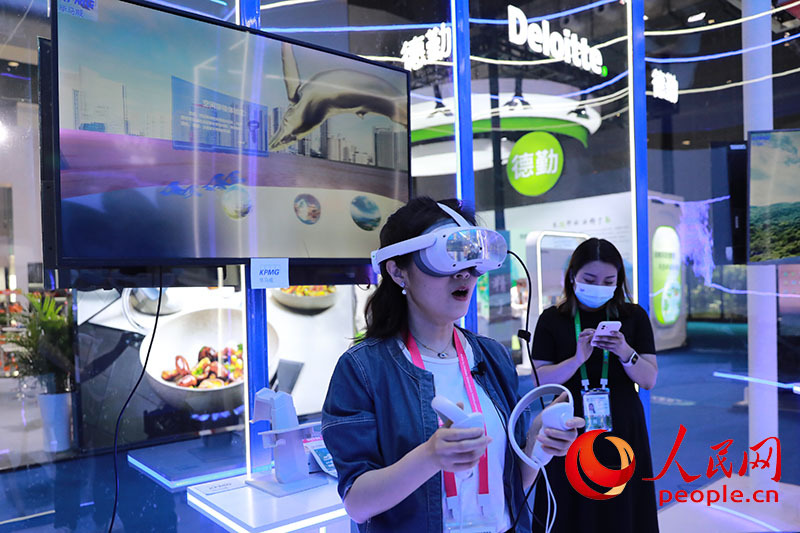 在消博会上触摸消费市场新风向,探索未来消费趋势的脉动 在消博会上触摸消费市场新风向,探索未来消费趋势的脉动